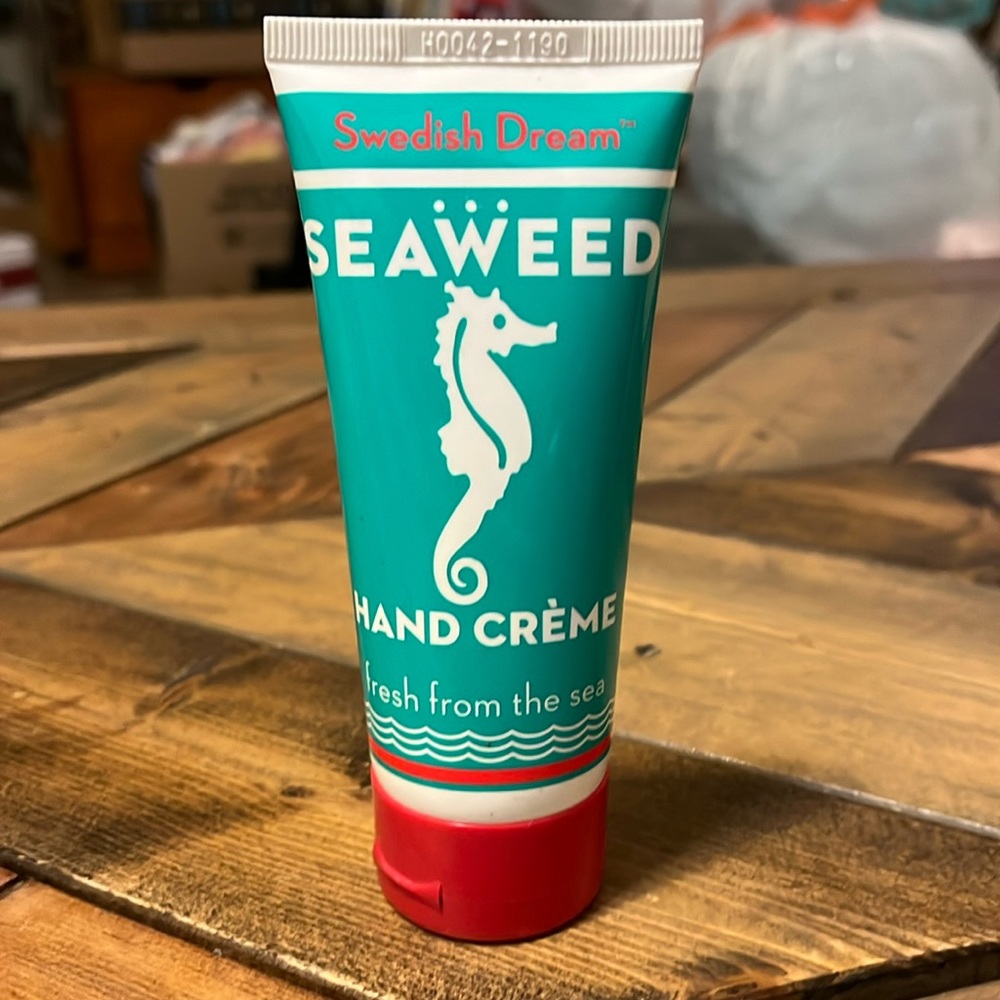 NWT Seaweed hand creme 3oz smells like Lily’s